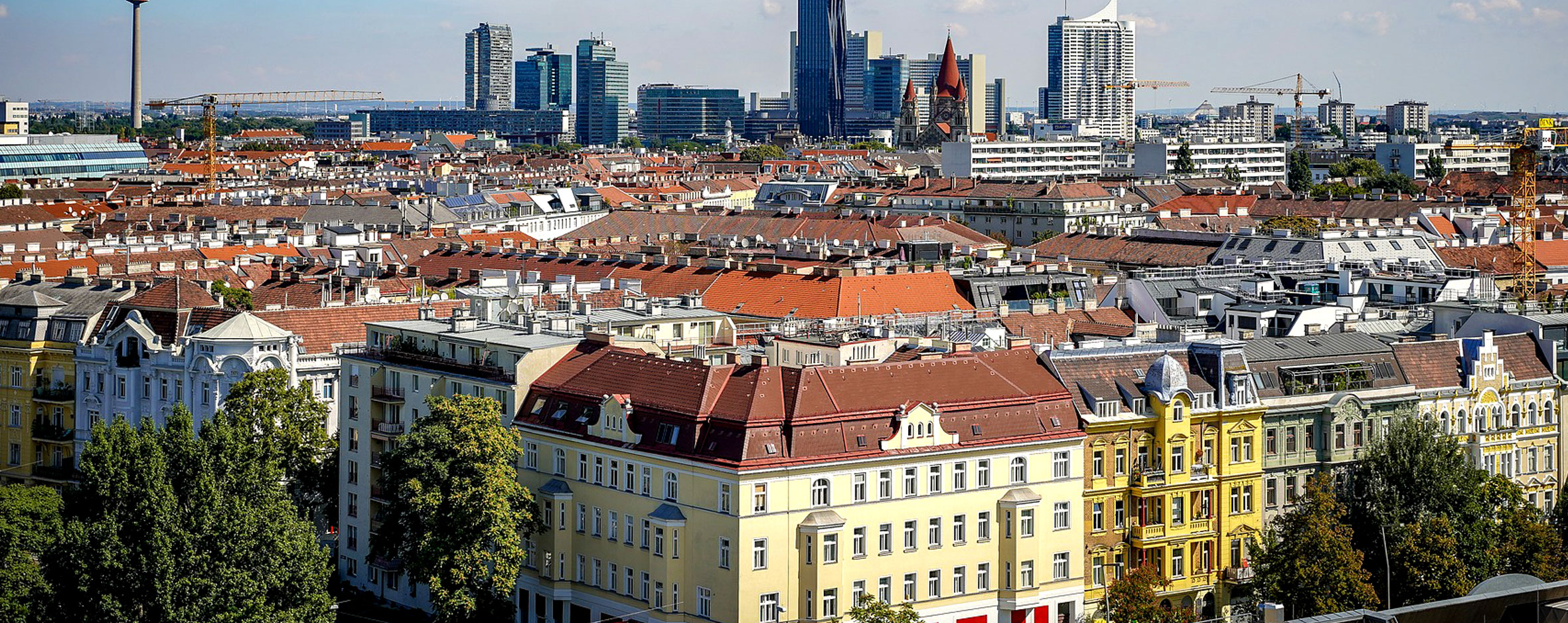 Ein Panoramablick auf Wien und Umgebung